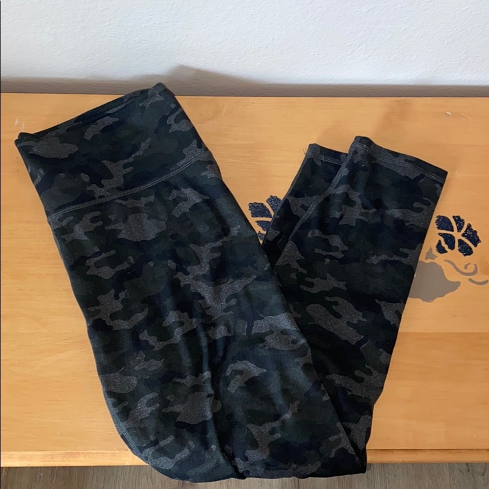 COPY - Fabletics Powerhold Capri Leggings